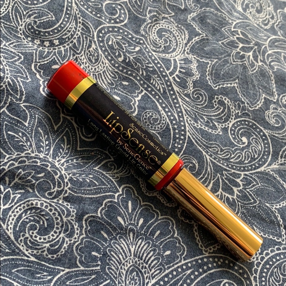 LipSense Blu-Red long wear lip color